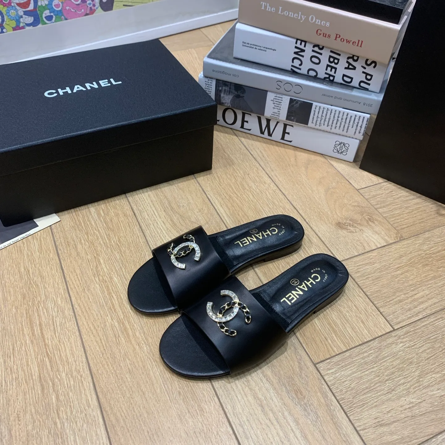 👟👟Ex-factory price 480👟👟 🍀CHANEL2025 Xiaoxiang spring and summer new popular double C diamond buckle flat slippers Material: original calfskin Lining: original inner sheepskin Foot pads: sheepskin Outsole: genuine leather outsole Size: 35-41 (40/41 fixed) 👉